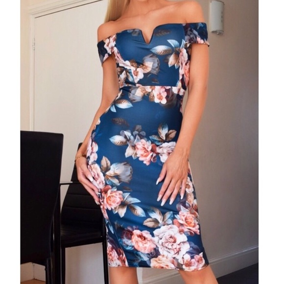 ONLY TWO LEFT! Navy Floral Bodycon Dress - Picture 2 of 4